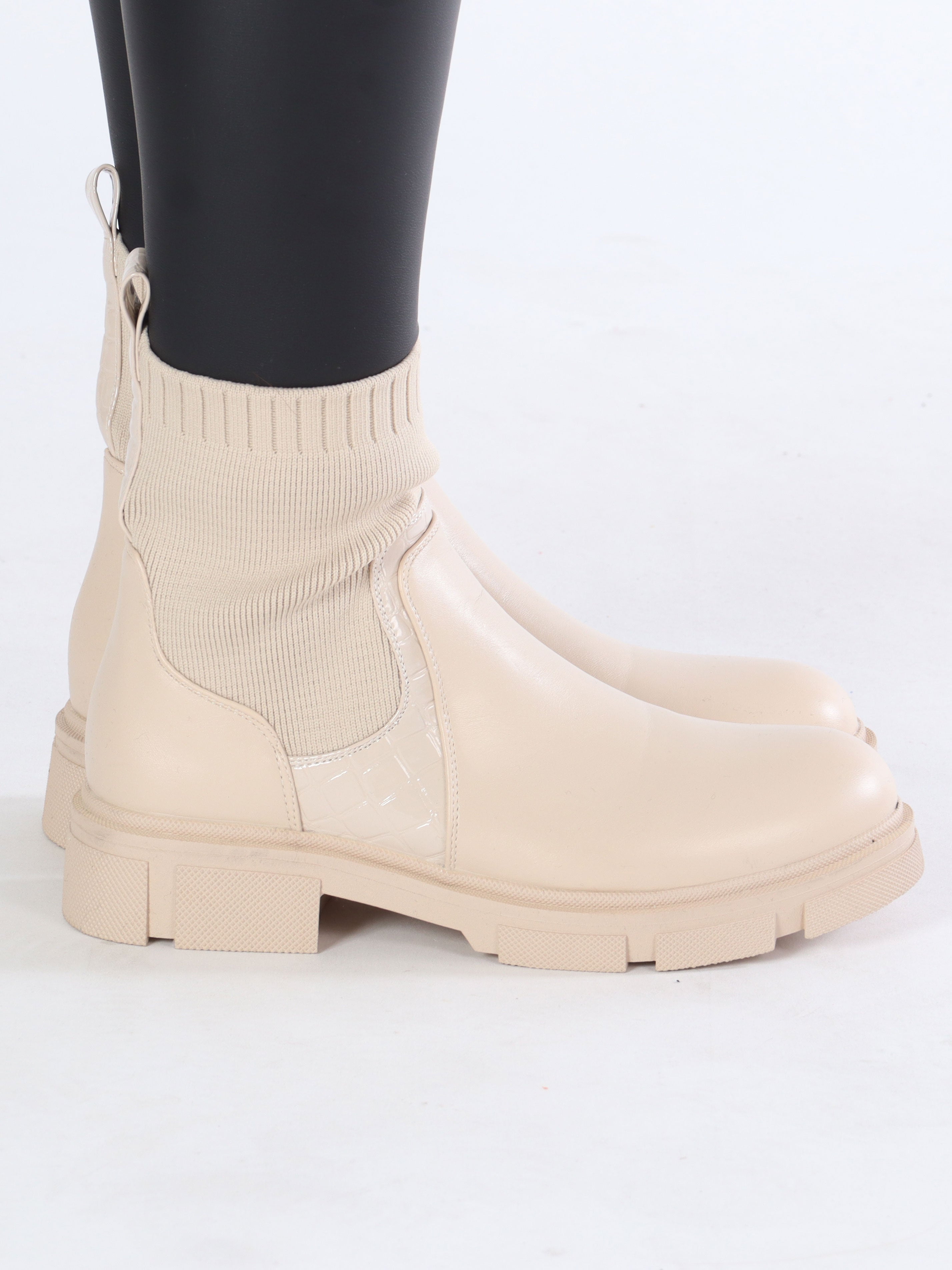 Anka - Feta stövlar med elastiskt skaft